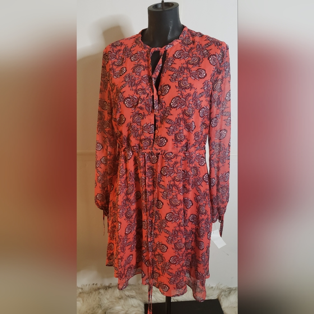 Floral dress.  Label removed.  Sz Sm. Nordstrom lot purchase.